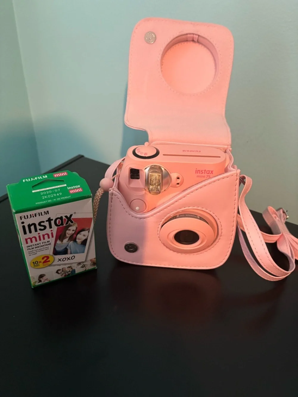 Fujifilm Instax Mini 7 Instant Camera with case n films